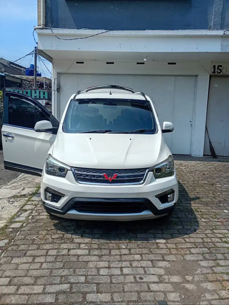Dijual Wuling Confero Lux S