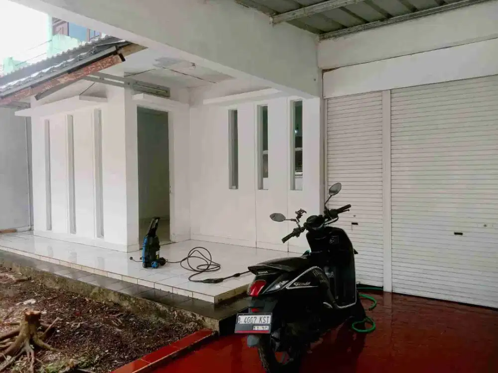 rumah. besar.  hrg. mini.      lokasi. dkt. toll.  UNPAM ke. mrt. lebak. bulus. 10. menitan.   cck. jg. jadiin rmh. kos