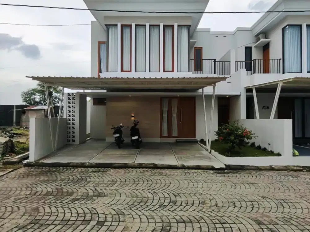 Rumah bagus dengan kolam renang pribadi di jalan kaliurang km 10