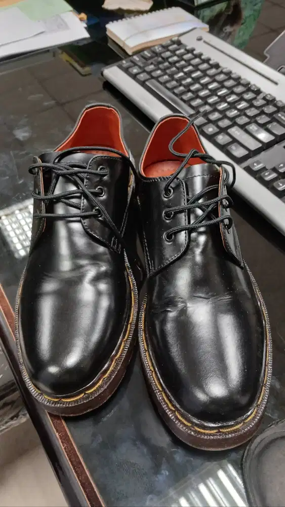 Jual Sepatu Doc Marteens pria no10001. 42