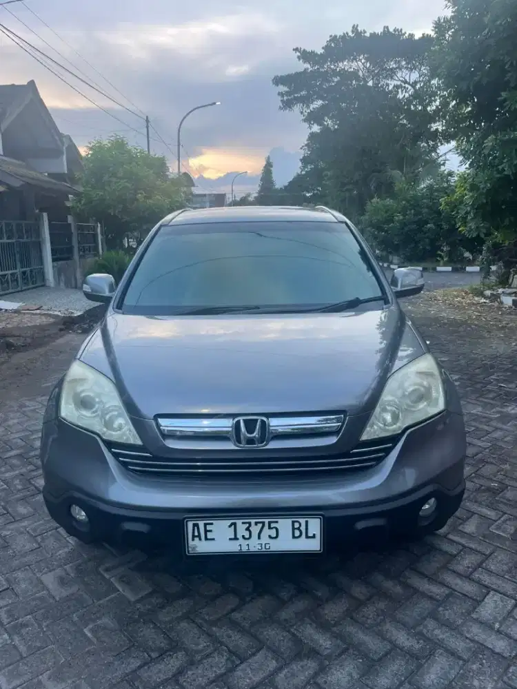 Di jual mobil crv 2009 matic warna silver