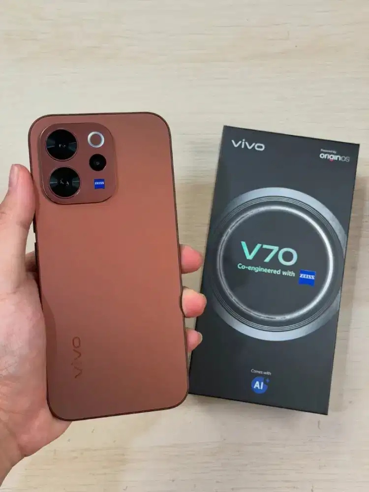 VIVO V70 5G RAM 12/256 NEW