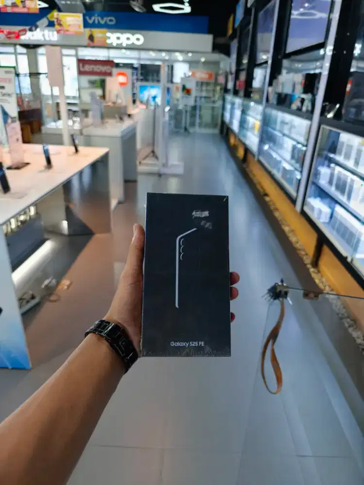 SANSUNG S25 FE 8/512GB!