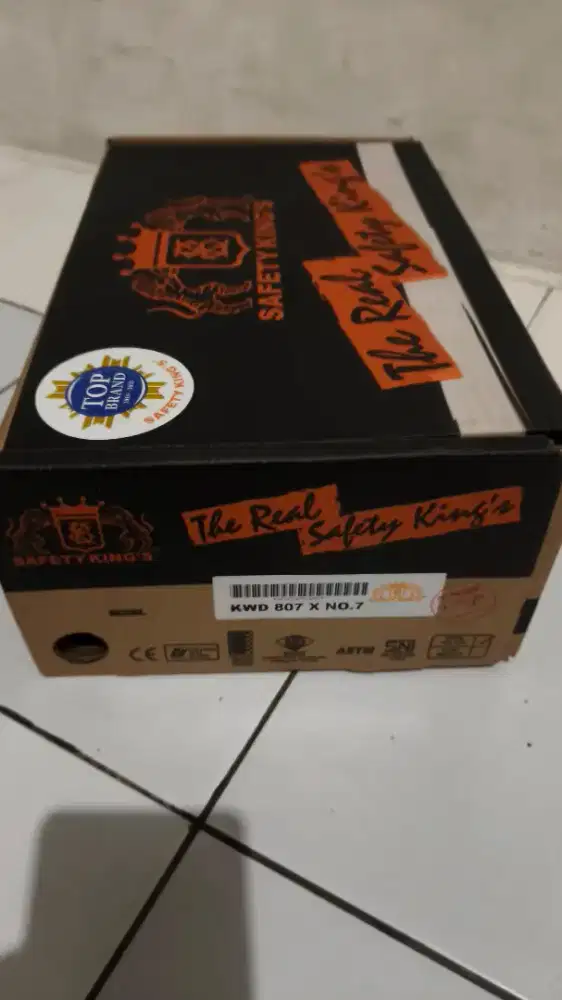 Sepatu safety merk kings masih di kerdus