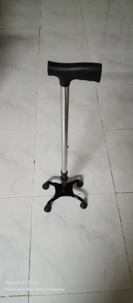 Tongkat Lansia Bantu Jalan
