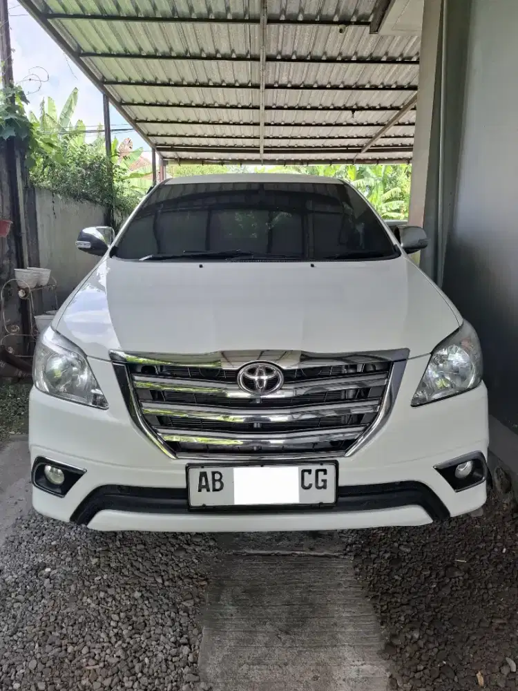 INNOVA 2.5 G DIESEL AT AB 2014