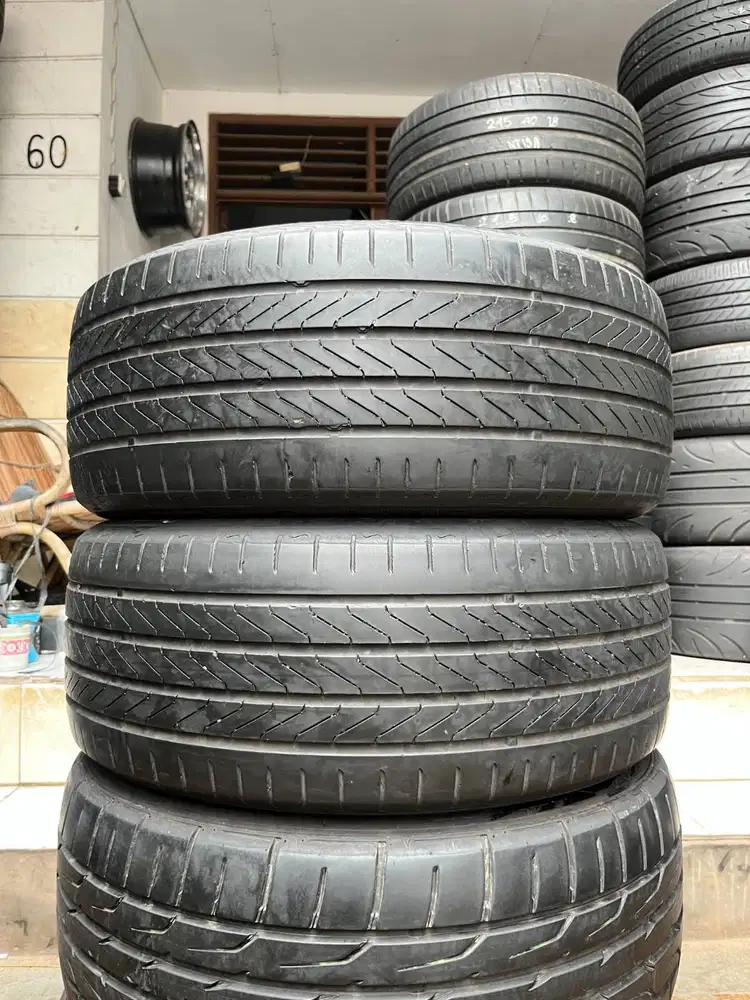 Ban Continental Premium Contact C  215 50 r17  2Pcs