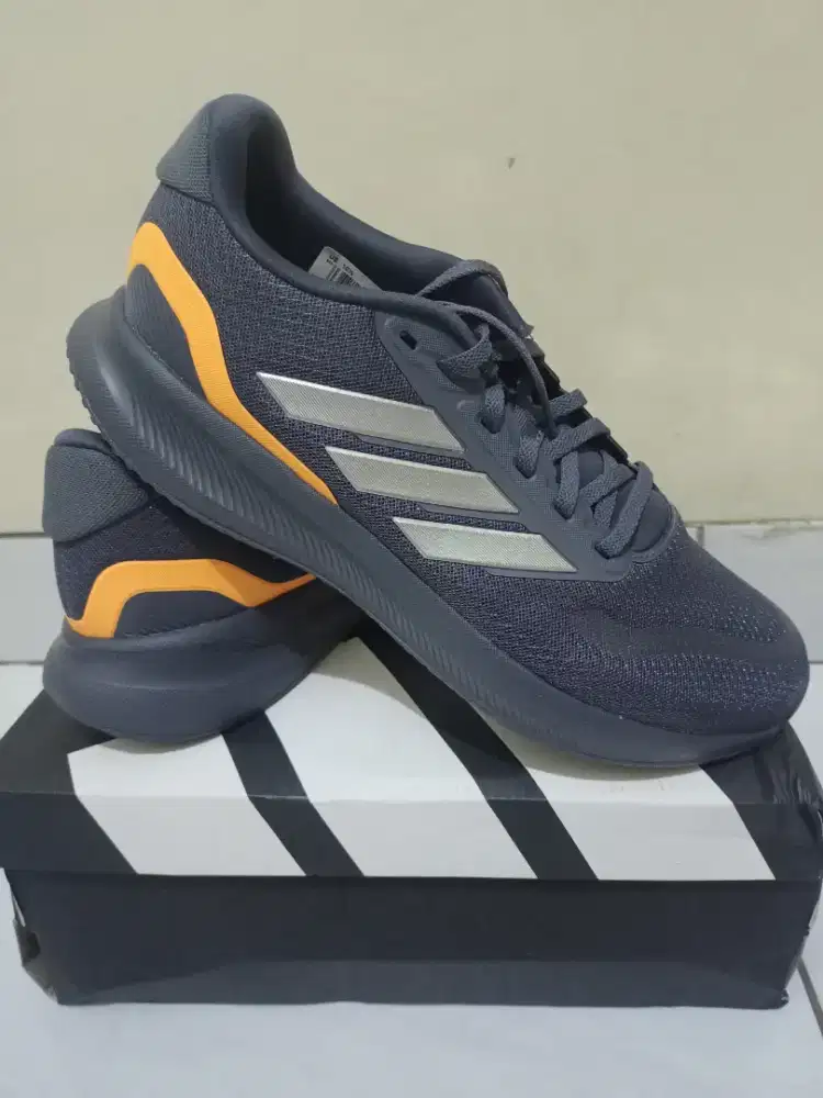 Adidas Runfalcon 44 2/3 BNIB