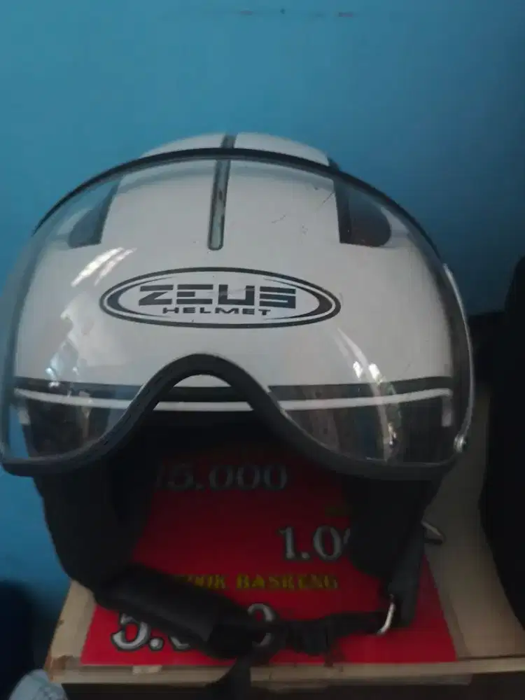JUAL HELM RETRO ZEUS