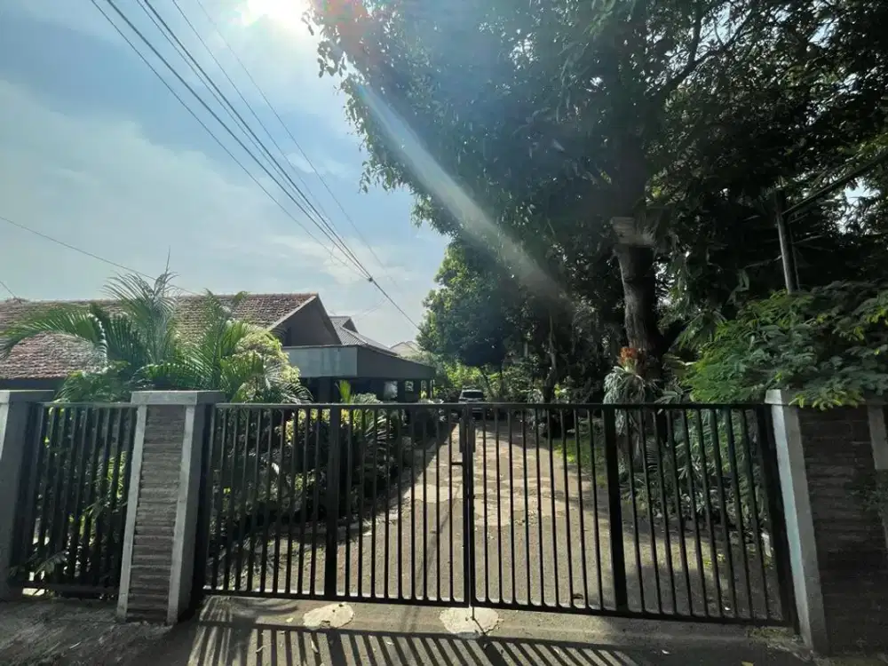 Dijual Rumah Hook Klasik & Lingkungan Nyaman, Jatipadang Jaksel