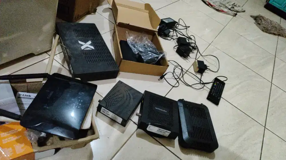 Dijual modem berbagai merk berikut adaftornya