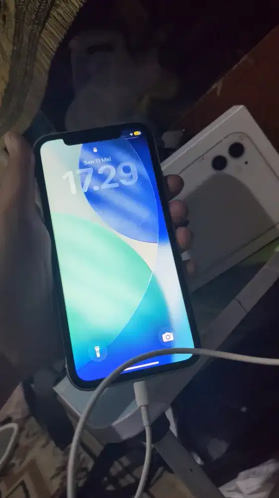 iPhone 11 bekas