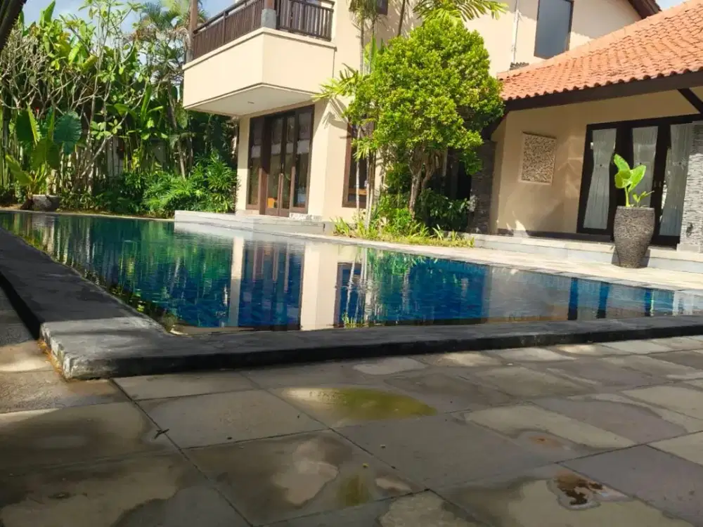 FOR SALE VILLA MEWAH SANGAT TERAWAT KAWASAN TENANG CLUSTER SANGAT BAGUS NUSA DUA