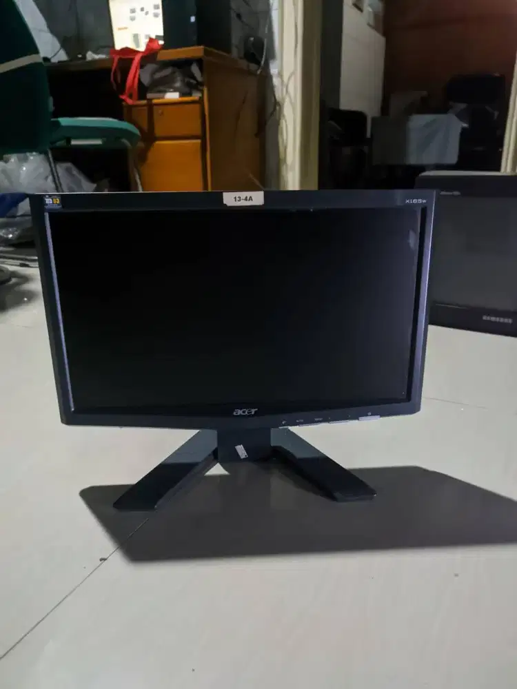 Monitor Acer 16 Inch Layar Polaris