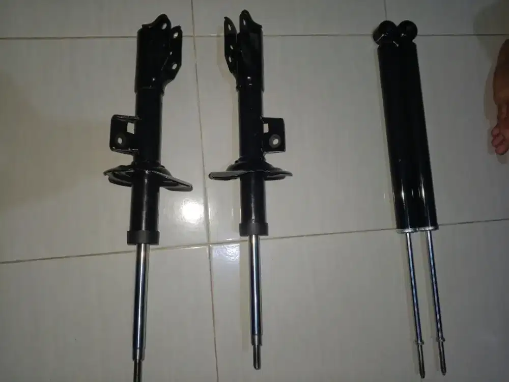 Shock mobil Daihatsu sigra depan belakang