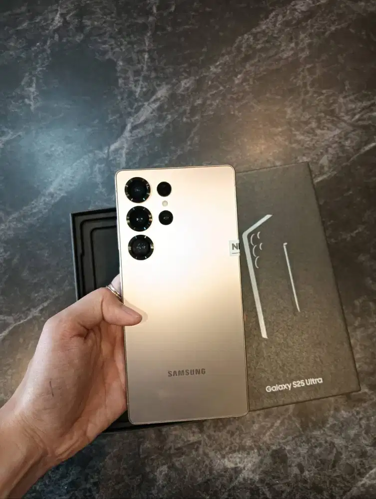 Samsung S25 Ultra 12/512gb sein like new