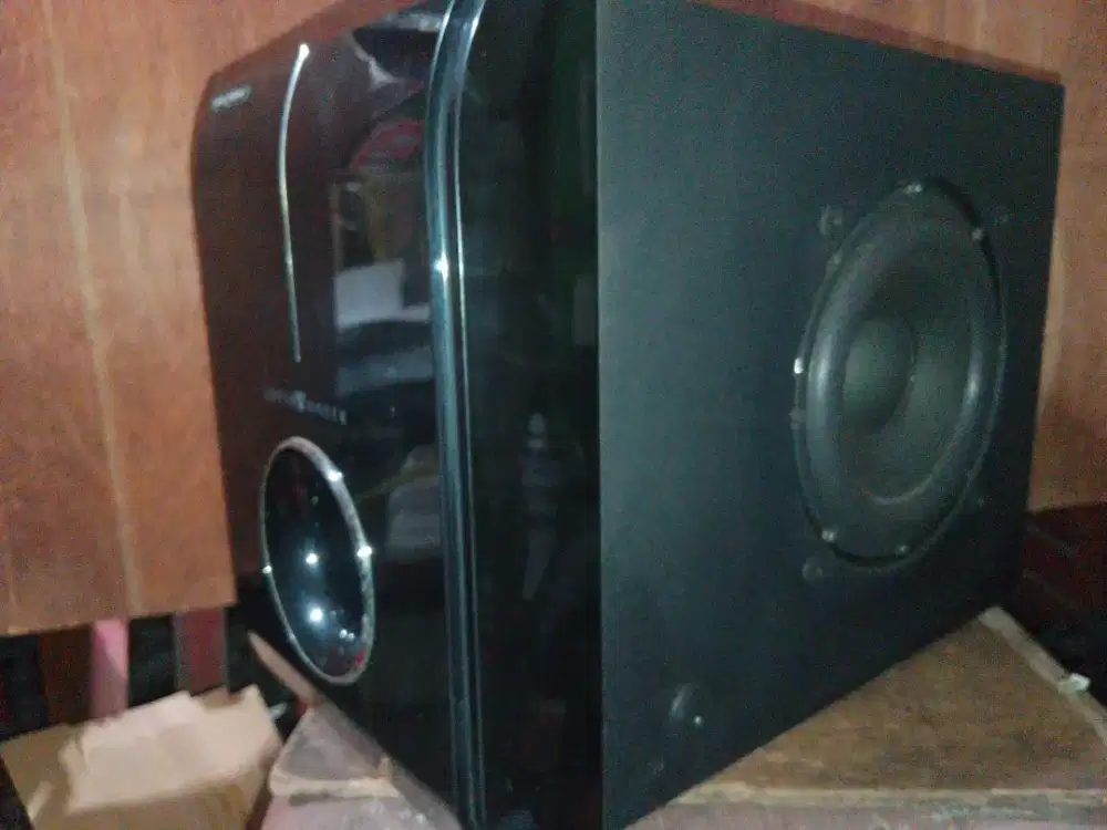 Polytron Aktif Subwoofer 8 in, home theater 5.1, utuh, mulus, segel