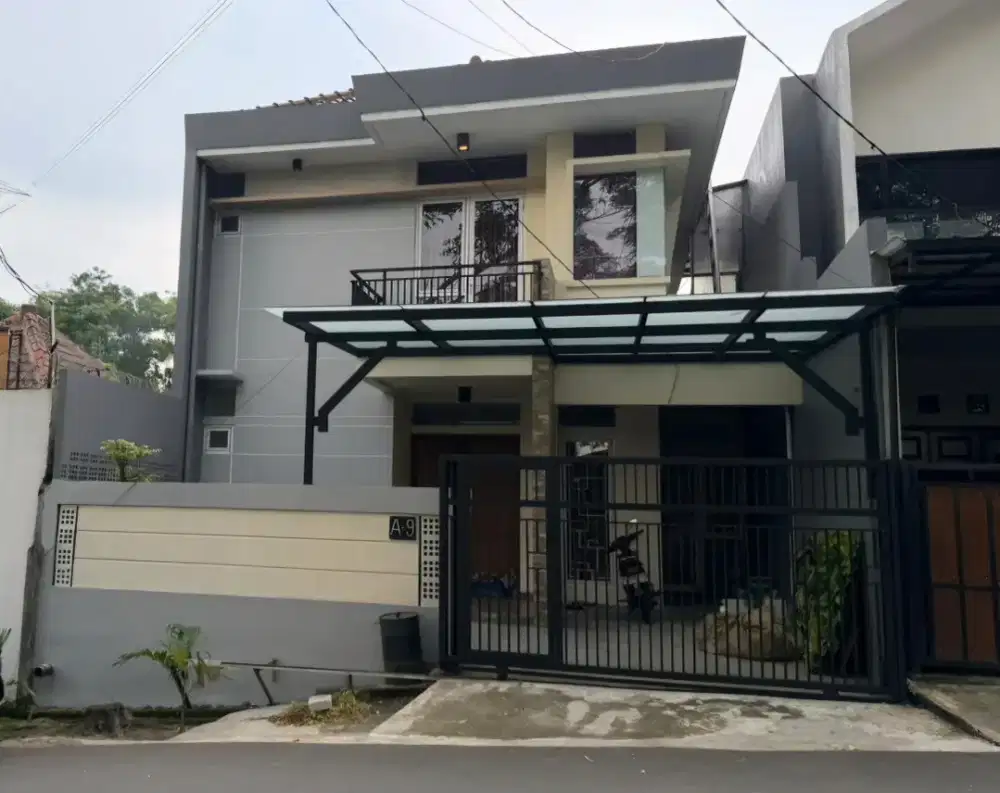 Disewakan rumah luas & nyaman, semi furnished di lokasi strategis