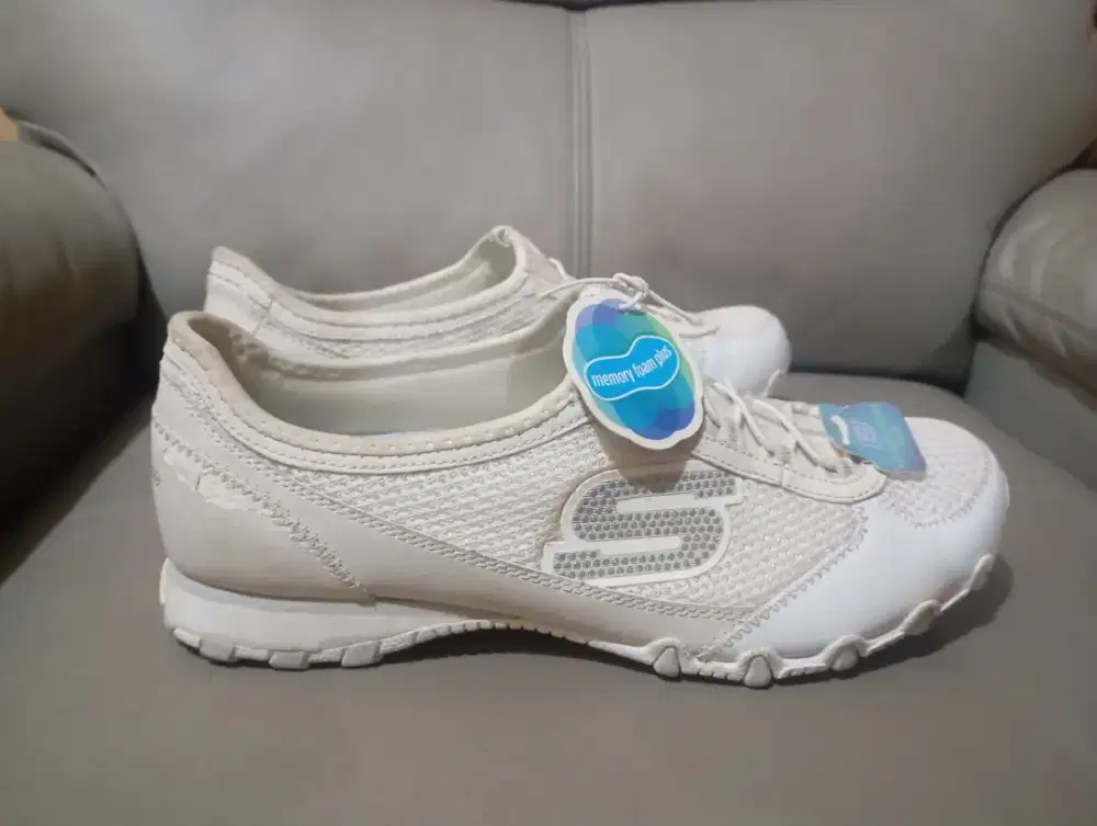 Sepatu skechers slipon original