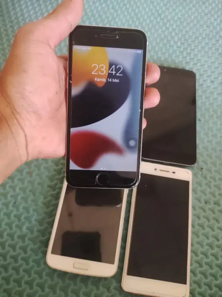 iPhone 6S dan Samsung dan Oppo take all