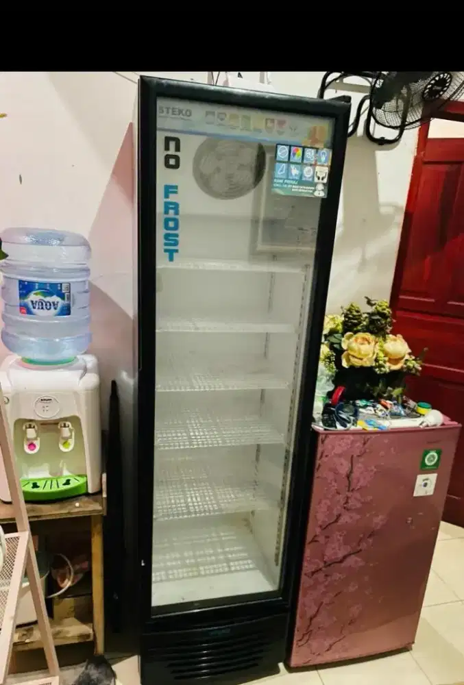 Dijual Showcase StekoBesar