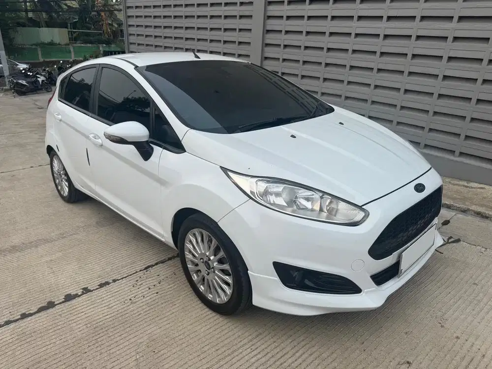 Ford Fiesta Ecoboost AT