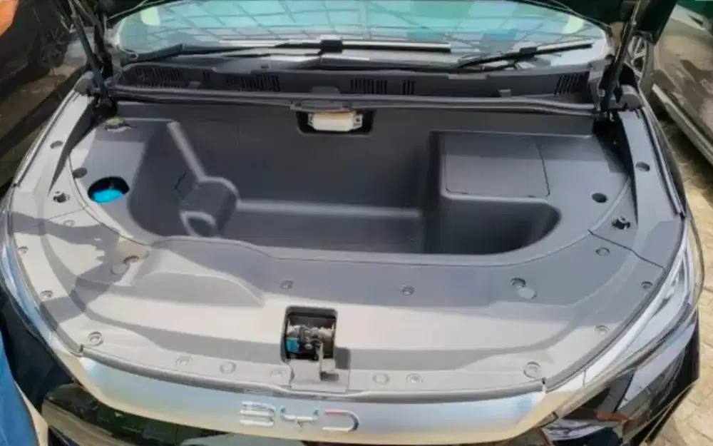 Frunk bekas BYD M6
