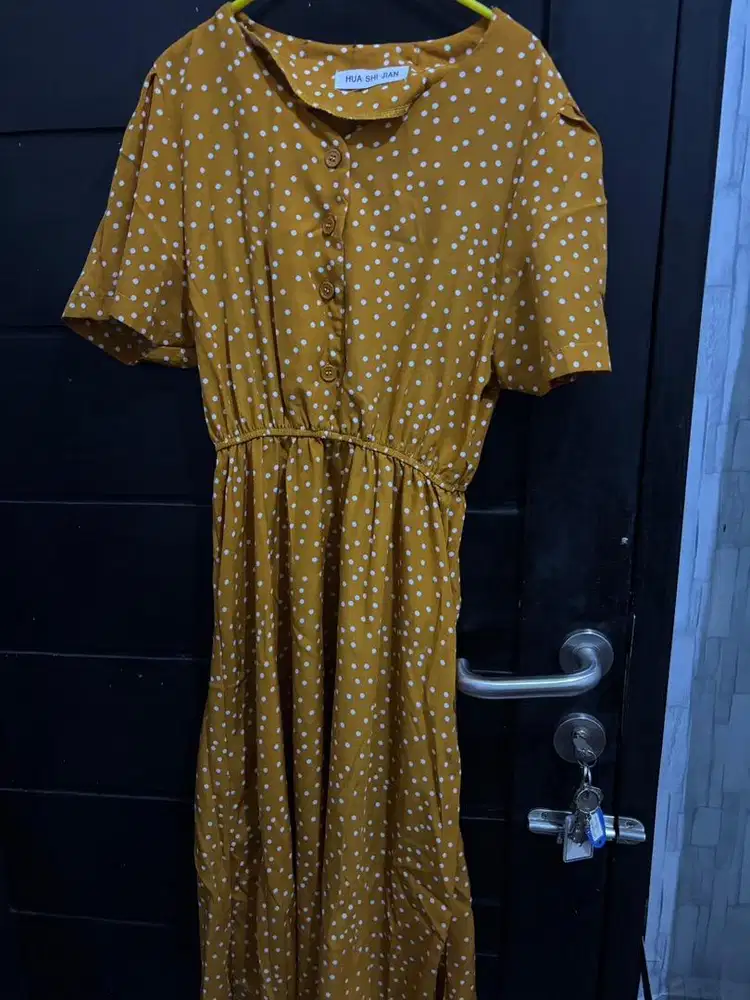 Baju atasan, dress dan rok