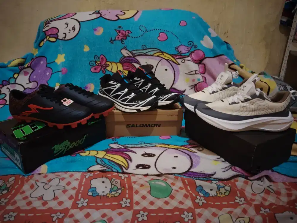 Cuci Gudang Sepatu Running, Hiking, sepakbola