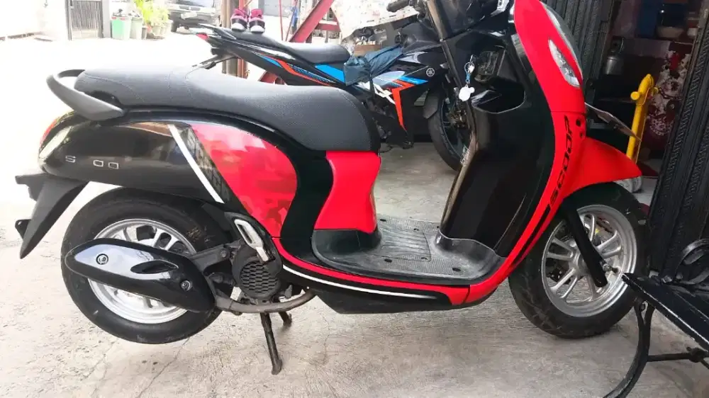 Scoopy 2021 merah hitam gress