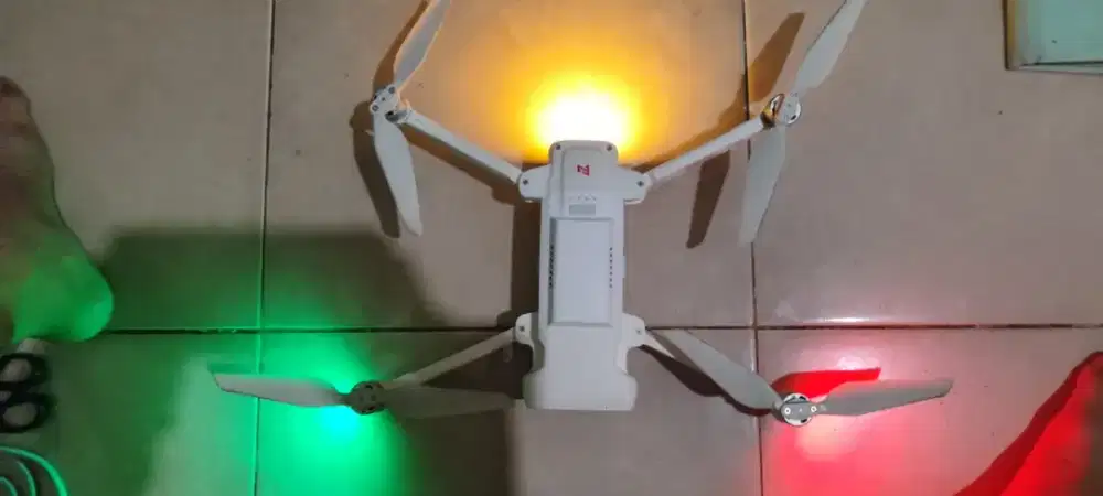 Drone fimi x8 SE v2  tanpa remote ! , camera ,  ok, batrei dan base