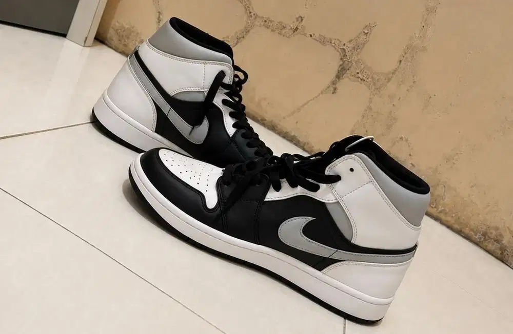 nike air jordan mid white shadow