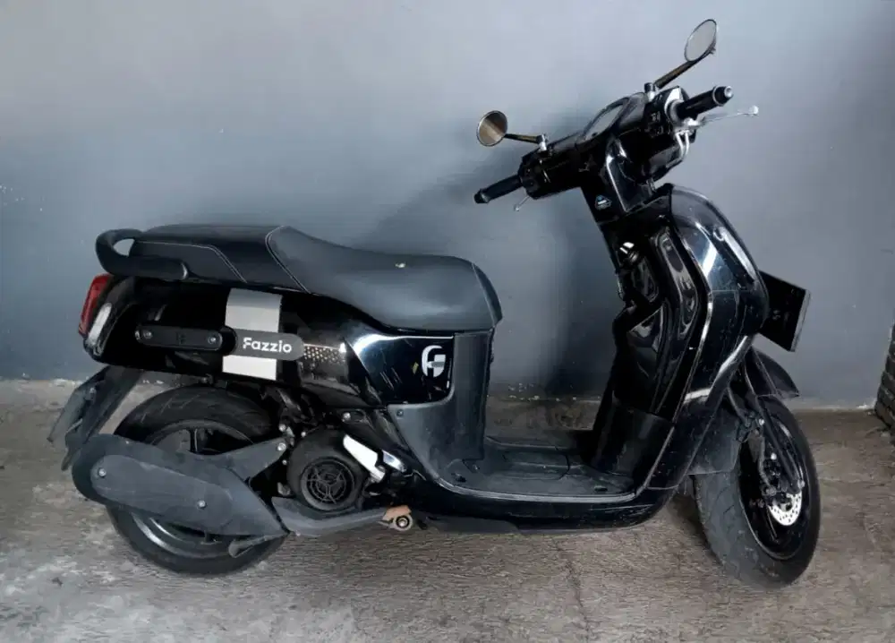 Fazzio Black Glossy Keyless