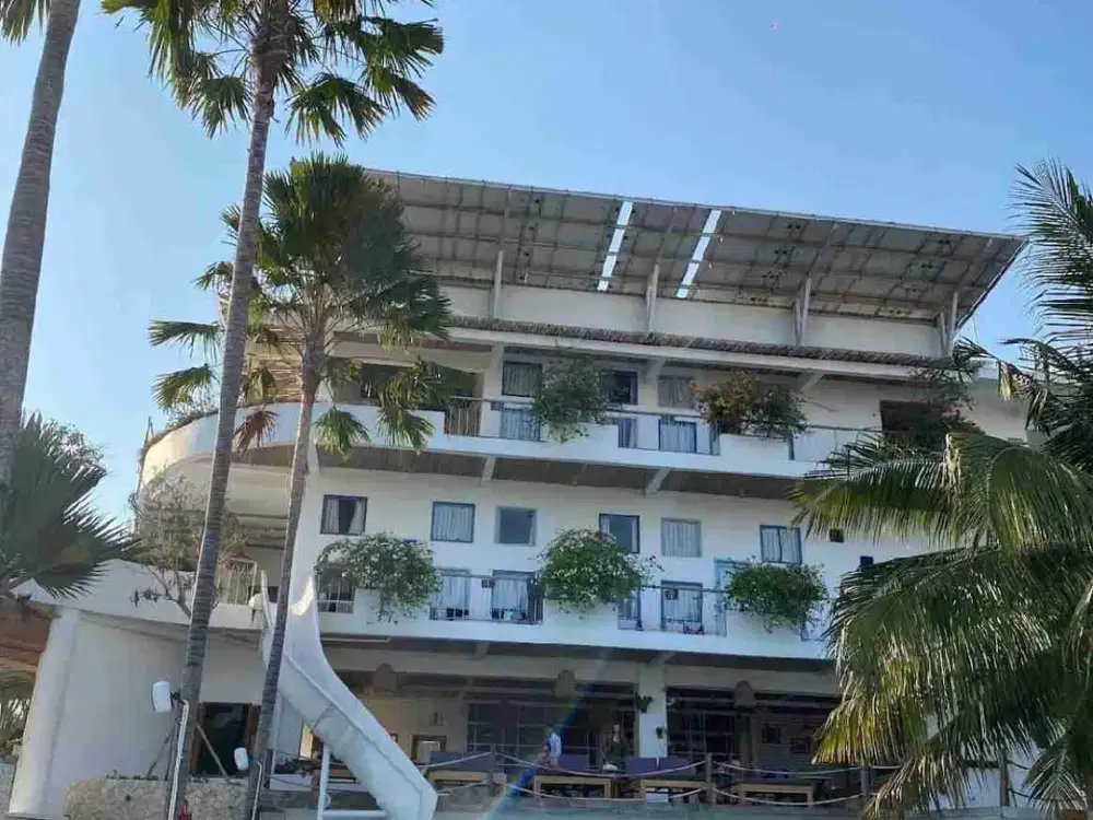 hotel jalan kaki ke pantai batu bolong canggu bali