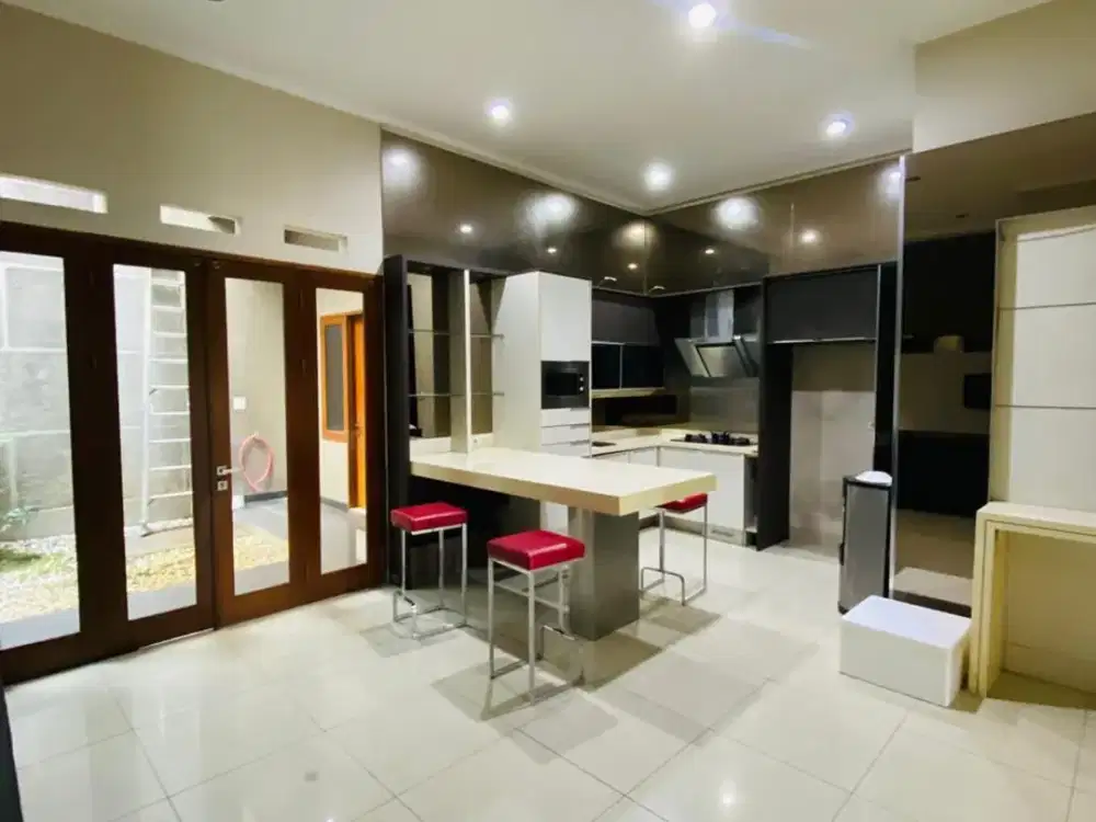 DISEWAKAN RUMAH  DI SETRASARI SUKAJADI BANDUNG