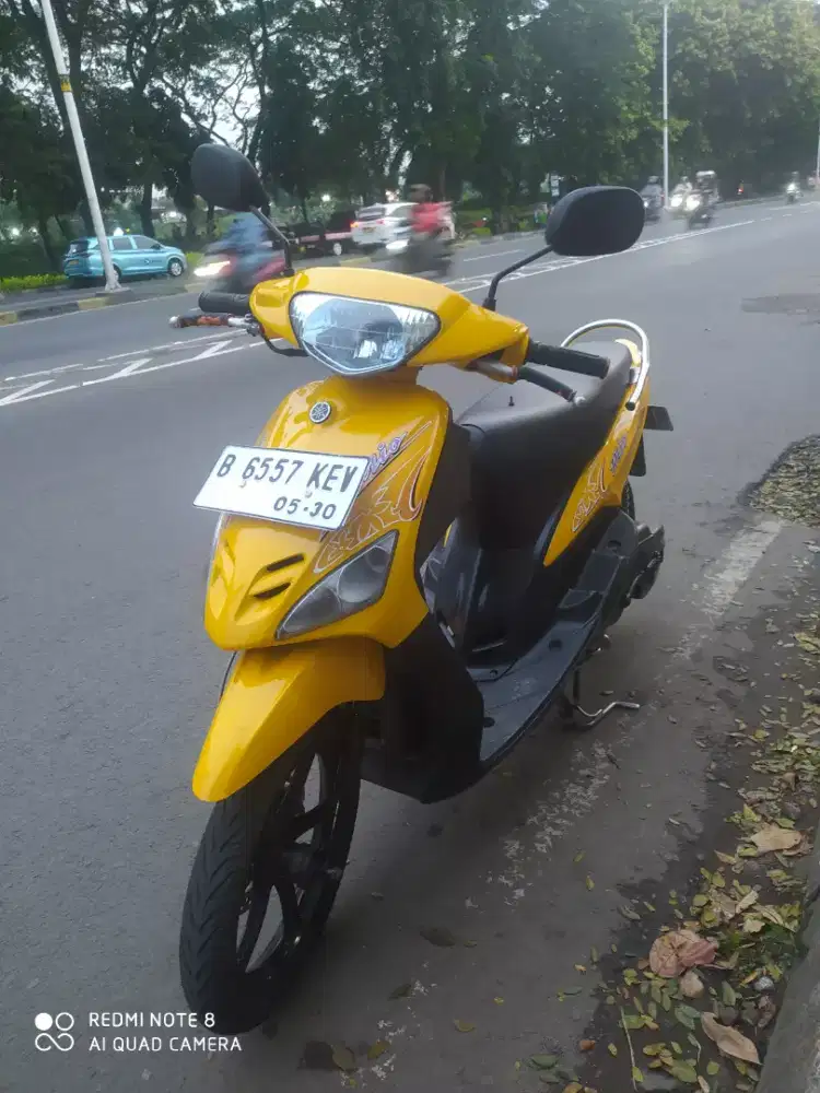 YAMAHA MIO SPORTY 5TL TH 2005 NON STEP TANGAN1