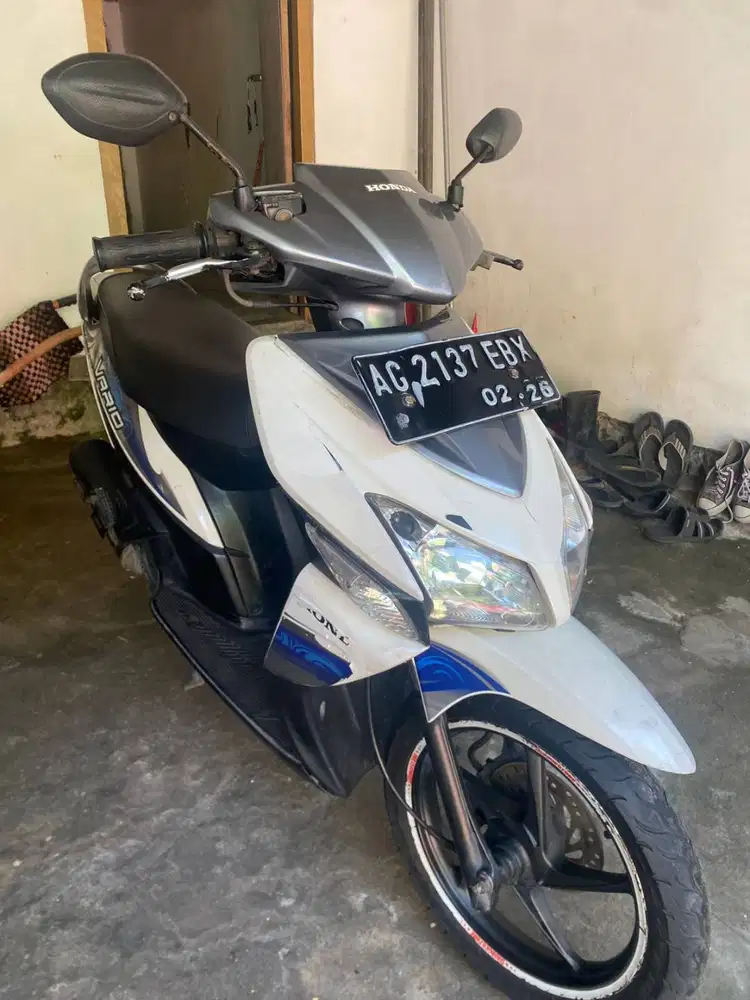 Dijual Honda Vario 110 warna hitam.