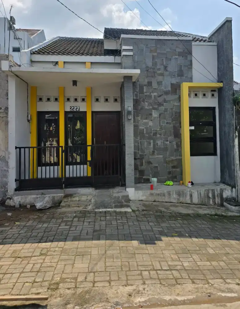 Disewakan rumah nyaman strategis