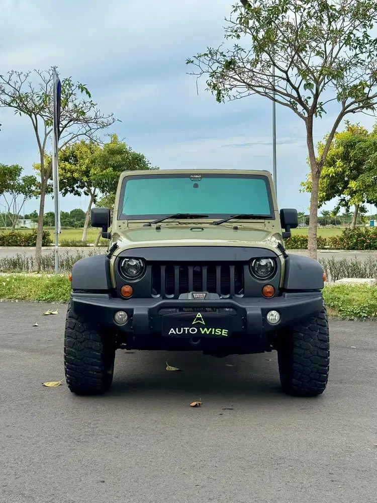 JEEP JK WRANGLER RUBICON 3.6 AT 2013 GREEN ON BLACK