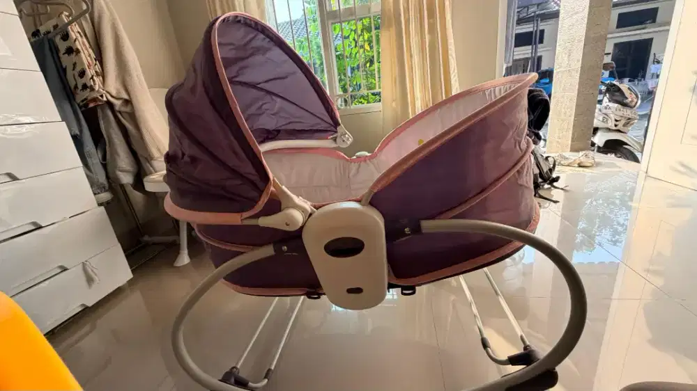 Cocolatte Weeler 5 in 1 Rocker & Bassinet