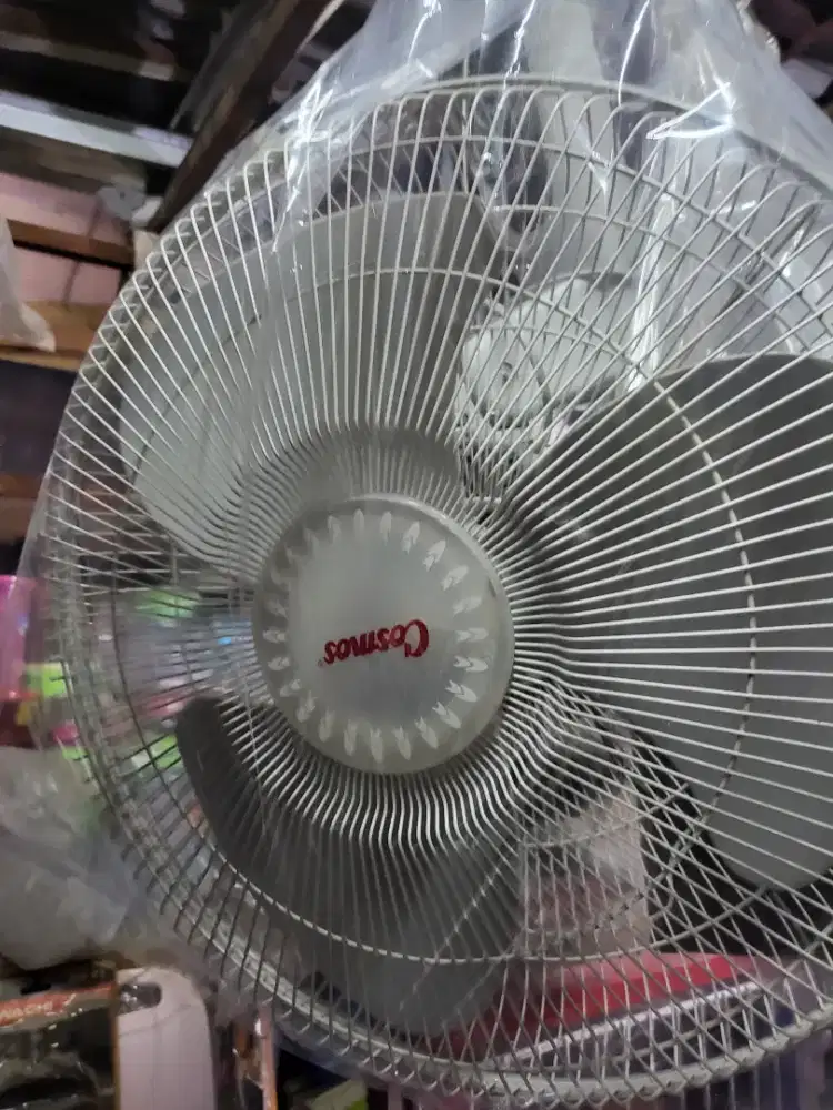 Kipas angin cosmos dinding
