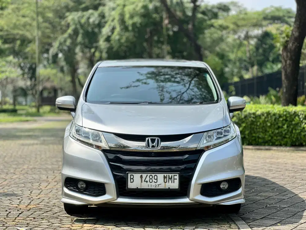 HONDA ODYSSEY 2.4 E BENSIN CVT 2017 SIAP PAKAI & TERAWAT