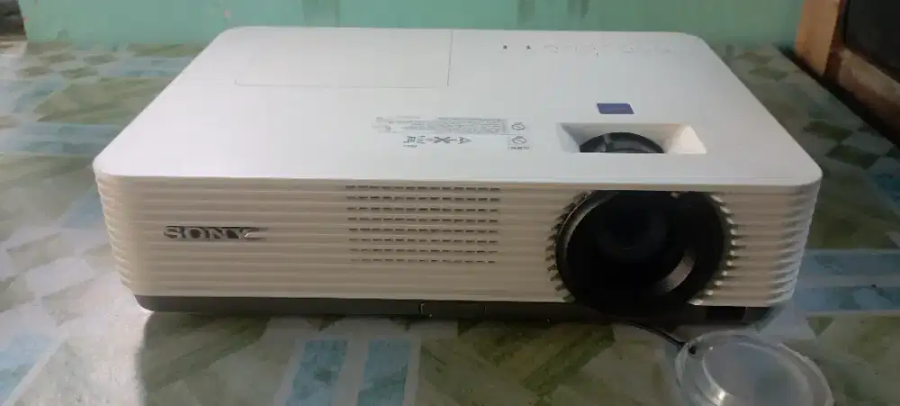 Proyektor Sony VPL-DX221