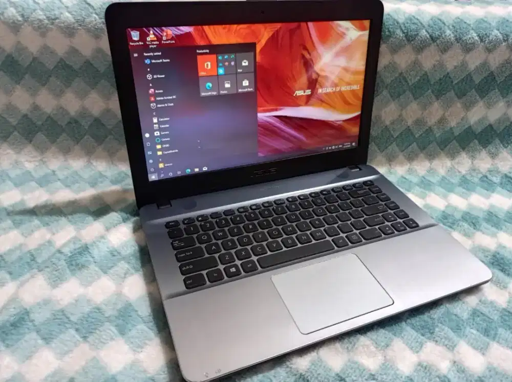 Laptop Asus ram 4 ssd 256gb ngebut