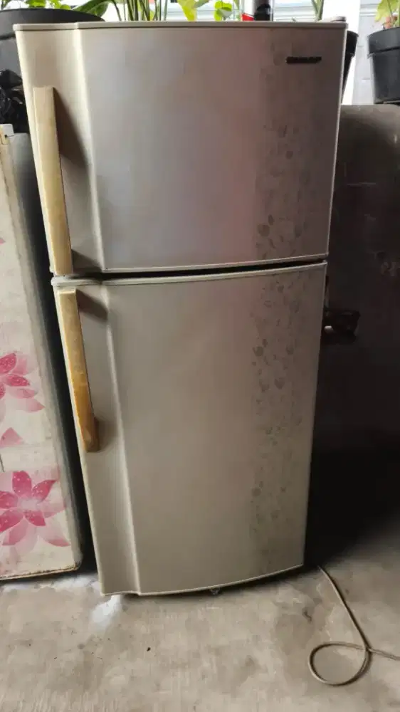 Kulkas 2 pintu sharp