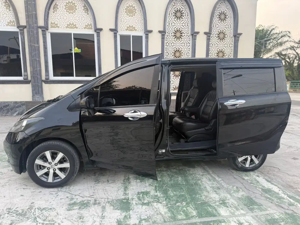 Honda Freed 2011 Bensin