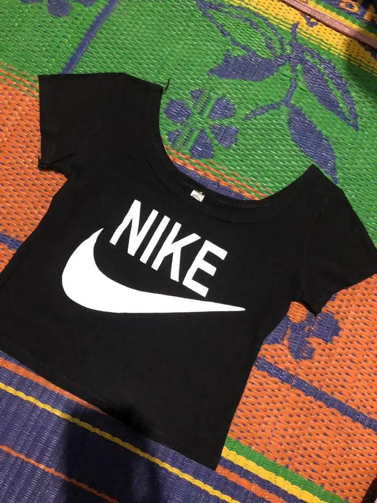 Baju Crop Wanita