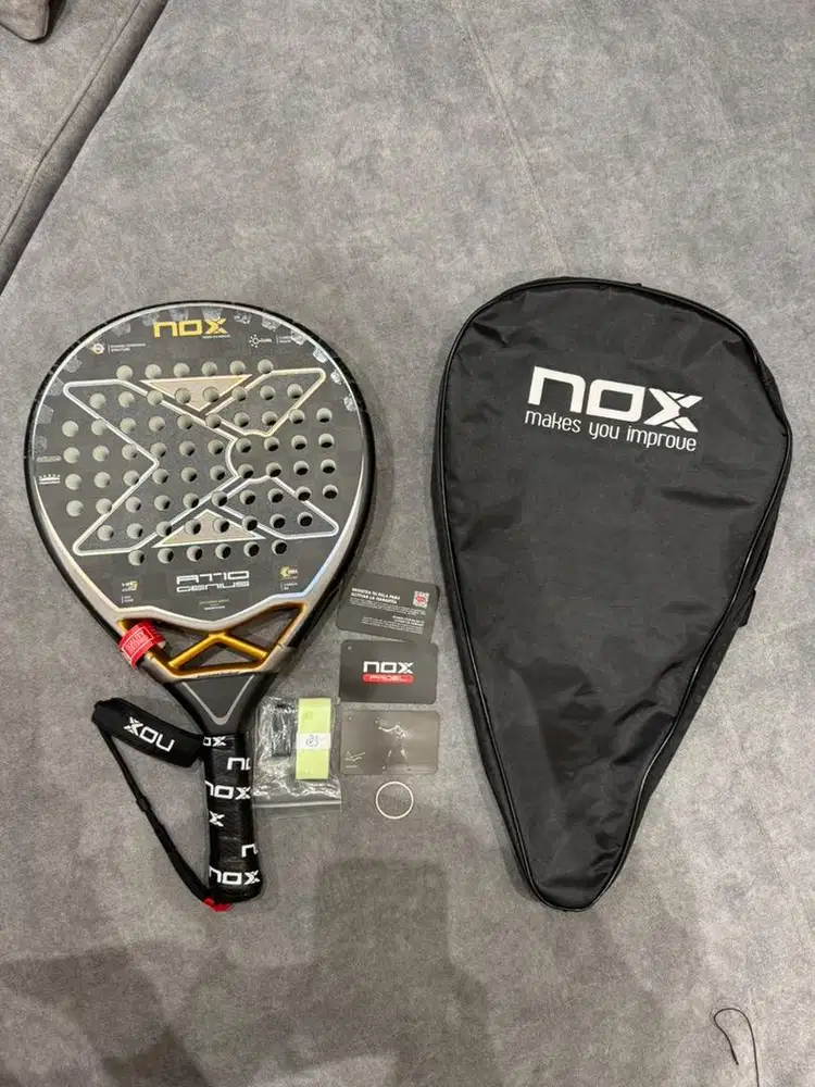Raket padel Nox AT 10 Genius 18K black gold PPS Exclusive Edition 2026
