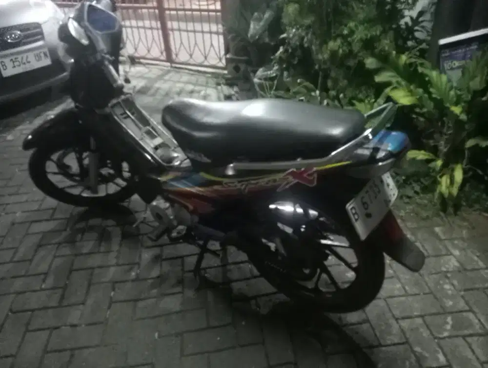 Di jual motor Supra tahun1997
