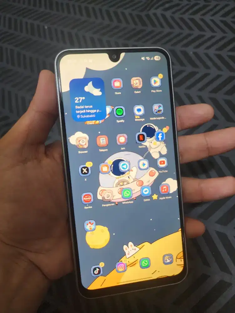 Samsung A 17 like new